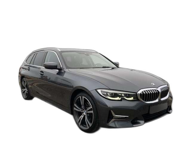 BMW 320i Touring Luxury Line AUTOMATIK / LEDER / AHK / PA